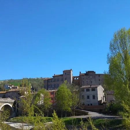Castello Отель Belforte all'Isauro
